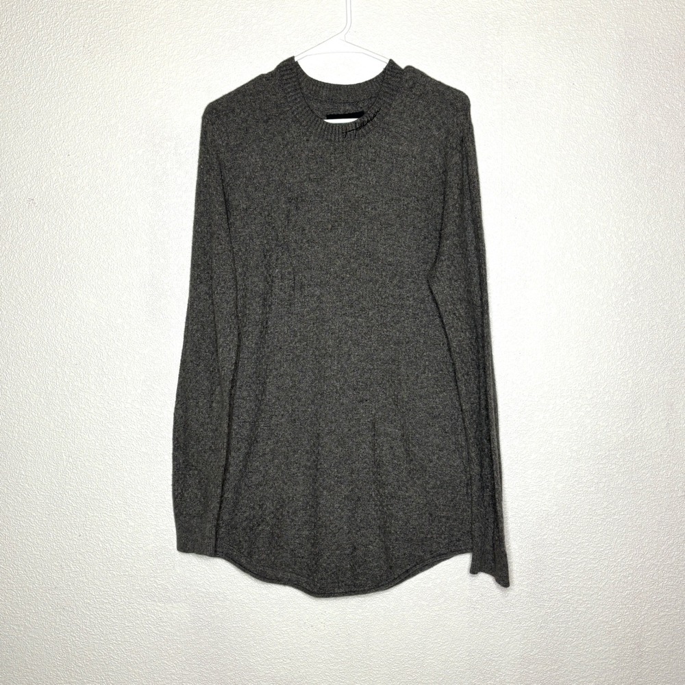 Hollister Sweater Women Medium Gray Curved Hem Long Sleeve Crew Neck Minimalist
